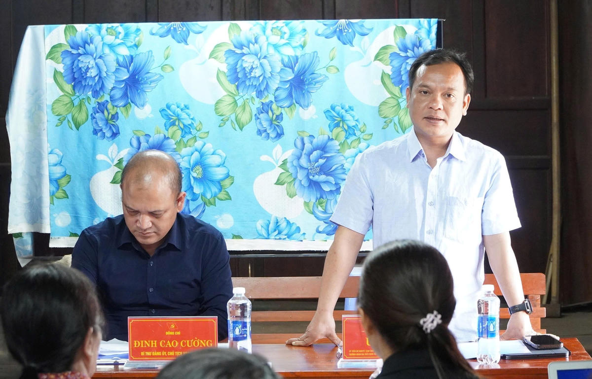 Chủ tịch Ủy ban MTTQ Việt Nam tỉnh Quảng Ngãi U Huấn phát biểu tại buổi làm việc. Ảnh: CV.