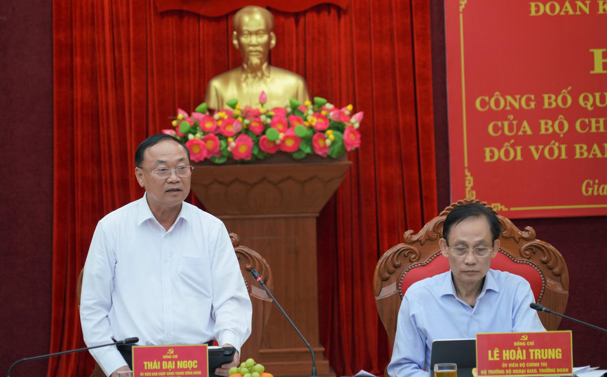 Bí thư Tỉnh ủy Gia Lai Thái Đại Ngọc báo cáo với Đoàn kiểm tra, giám sát số 21. Ảnh: CV.