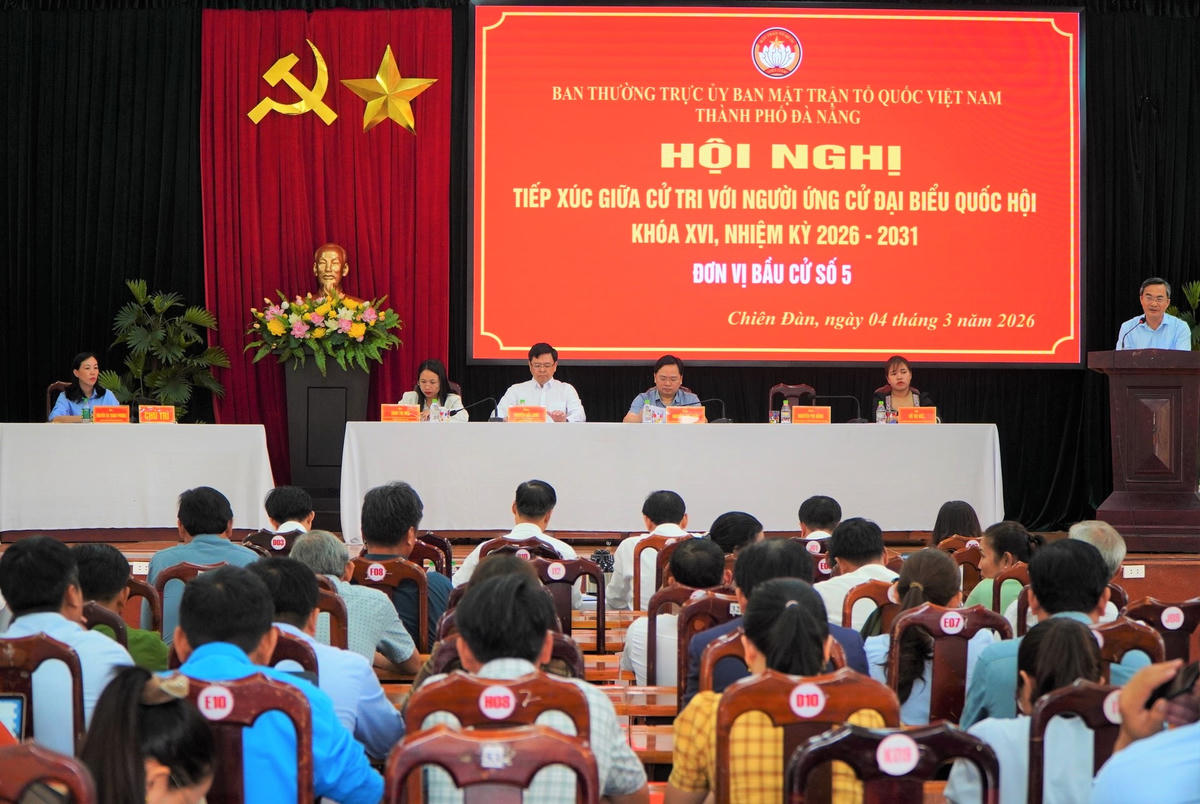 Quang cảnh hội nghị tiếp xúc cử tri, vận động bầu cử của ứng cử viên ĐBQH&nbsp; khóa XVI, Đơn vị bầu cử số 5 tại các xã Chiên Đàn, Phú Ninh (Đà Nẵng). Ảnh: Tấn Thành.