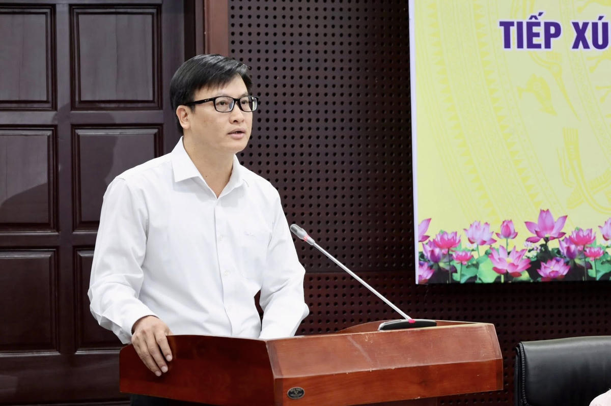 Ông Phan Duy Anh trình bày chương trình hành động. Ảnh: Thu Vui.