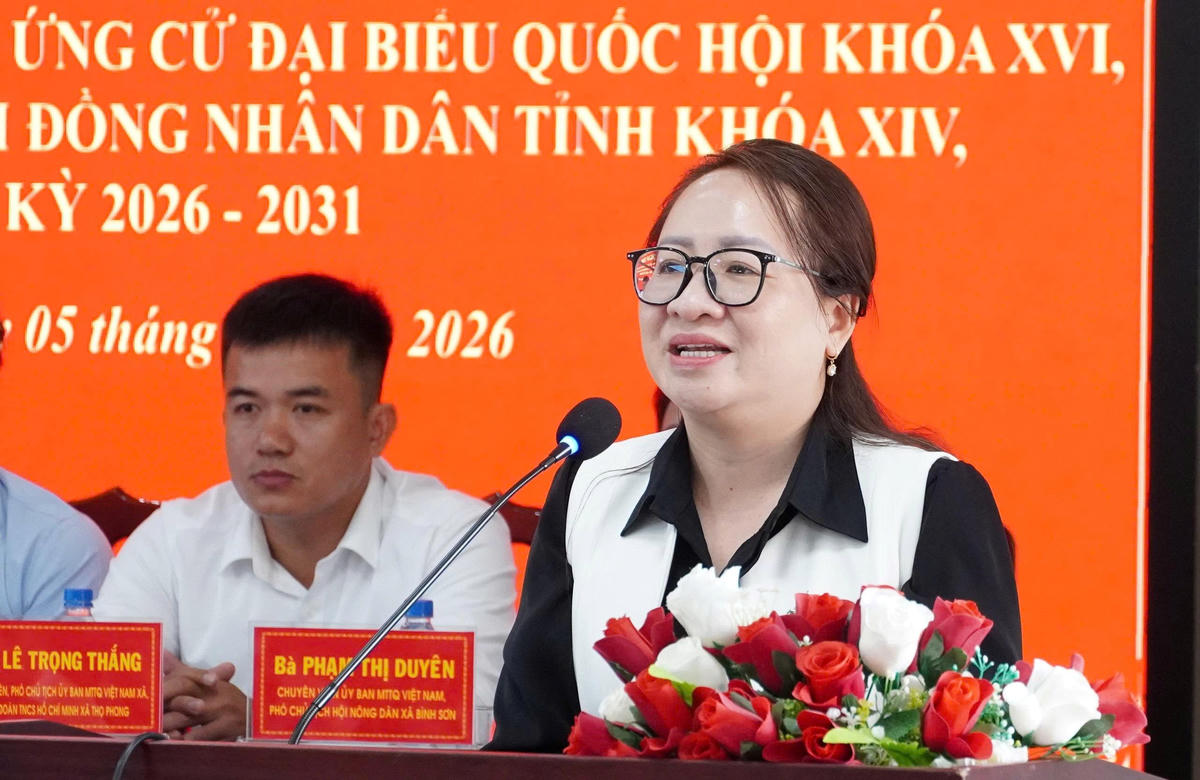 Phó Trưởng ban Tuyên giáo và Dân vận Tỉnh ủy Quảng Ngãi Hà Thị Anh Thư trình bày chương trình hành động. Ảnh: CV.
