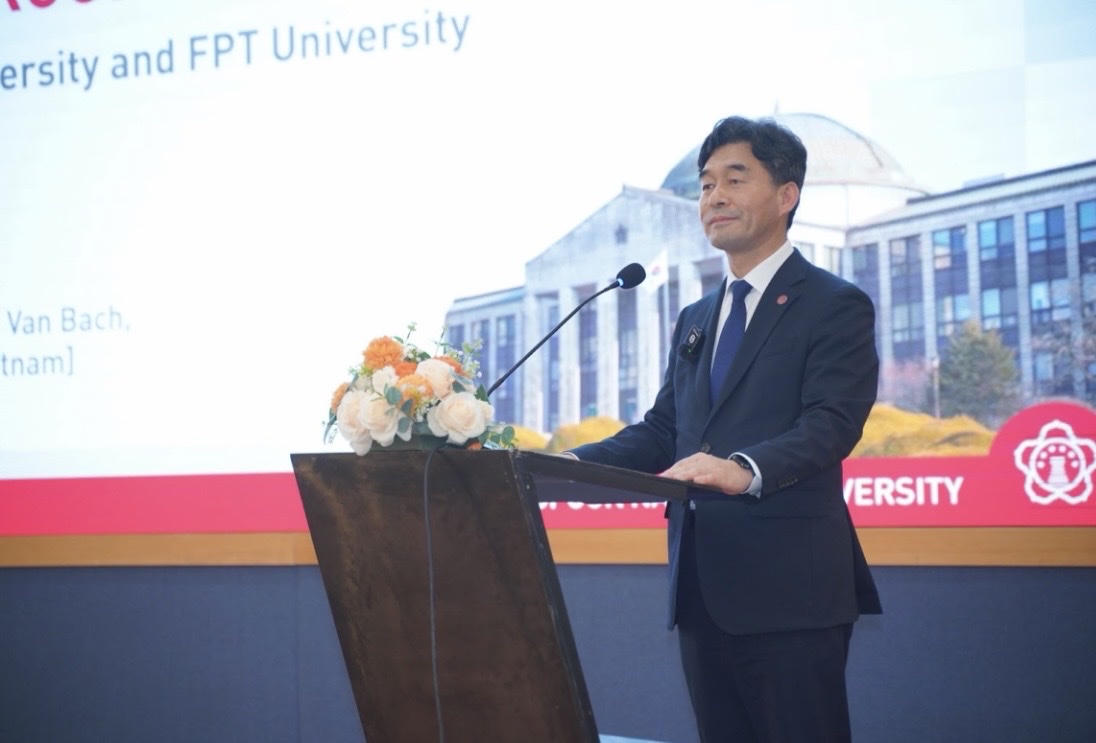 TS. Young-Woo HEO – Chủ tịch Kyungpook National University phát biểu tại chương trình.