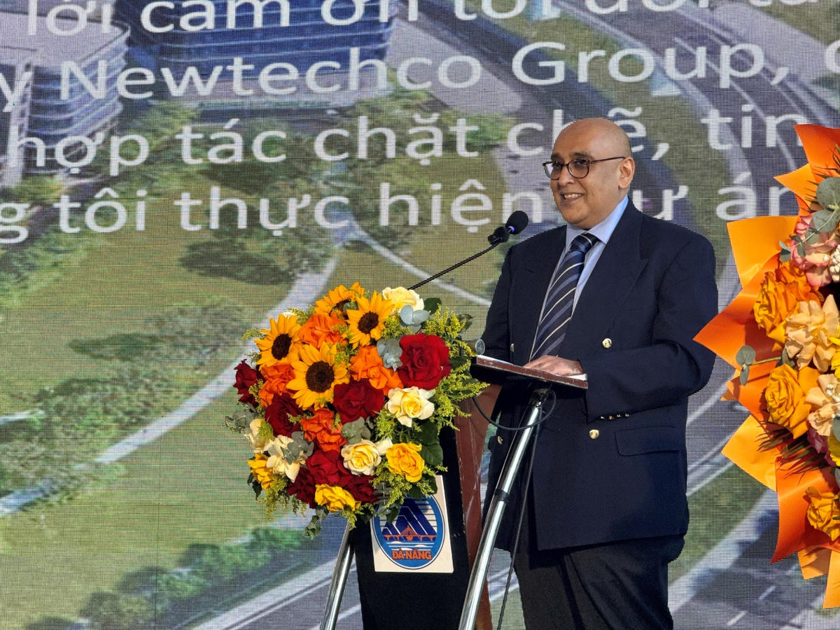 Ông Ali Ijaz Ahmad phát biểu tại lễ khai trương Trung tâm tài chính quốc tế Đà Nẵng