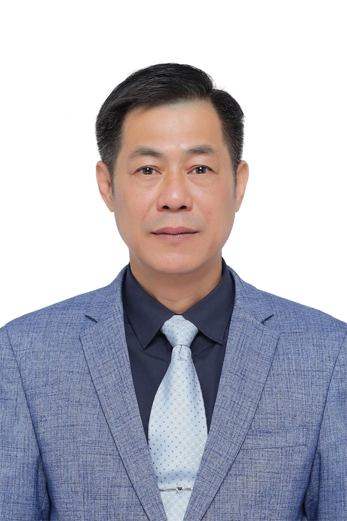 Ông Nguyễn Hoàng Giang, Tỉnh ủy viên, Ủy viên Ban Chấp hành Đảng ủy UBND tỉnh, Bí thư Đảng ủy, Giám đốc Sở Dân tộc và Tôn giáo tỉnh Đắk Lắk