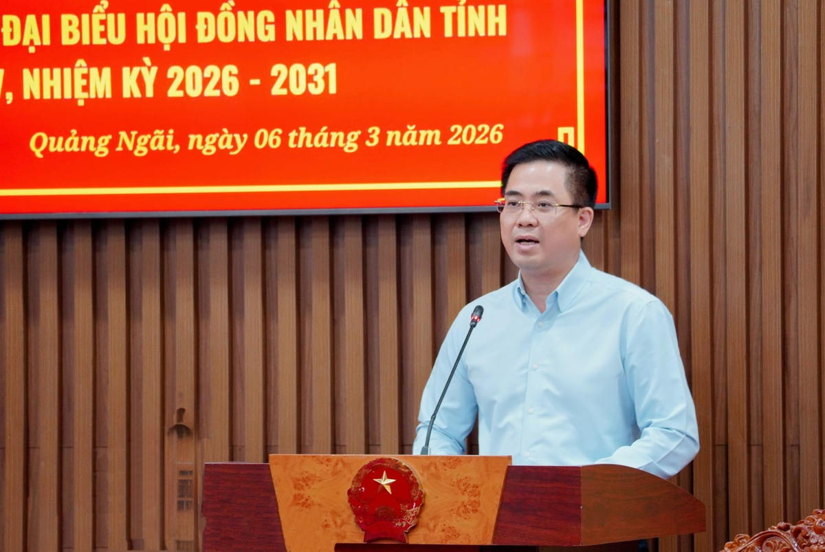 Chủ tịch UBND tỉnh Quảng Ngãi Nguyễn Hoàng Giang trình bày chương trình hành động. Ảnh: CV.