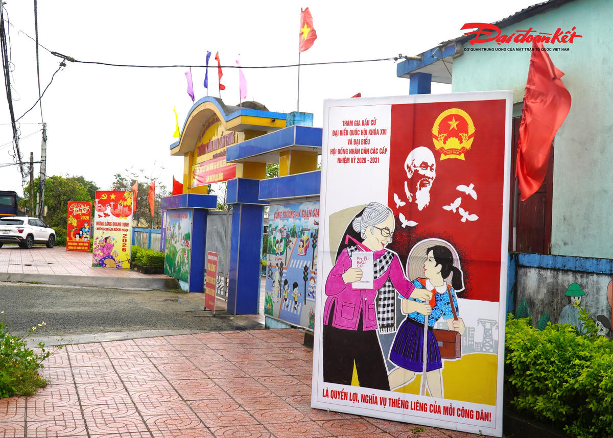 Hà Tĩnh tập trung tuyên truyền cho ngày hội non sông. Ảnh: Hạnh Nguyên.