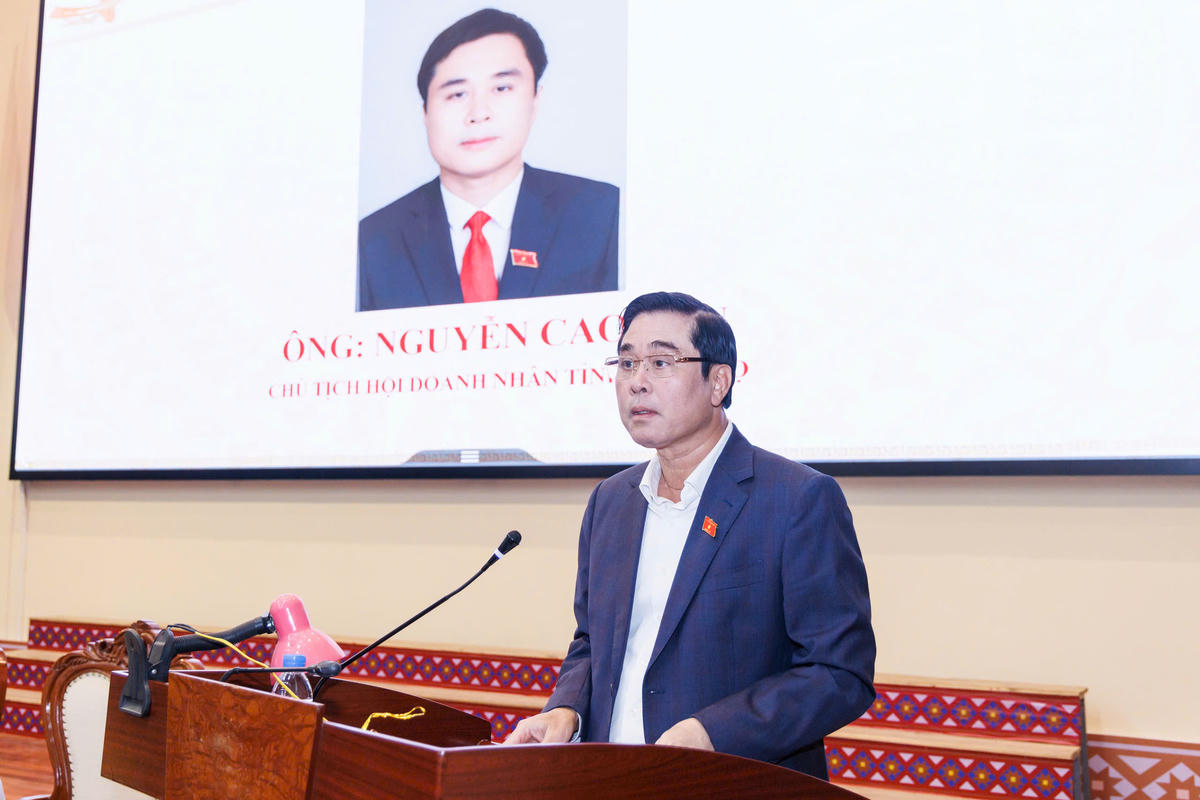 Ông Nguyễn Cao Sơn - Ủy viên Ủy ban Kinh tế và Tài chính của Quốc hội, Phó Chủ tịch Hiệp hội Doanh nghiệp nhỏ và vừa Việt Nam, Chủ tịch Hội Doanh nhân tỉnh Phú Thọ&nbsp;trình bày chương trình hành động tại Hội nghị. Ảnh: Quang Vinh