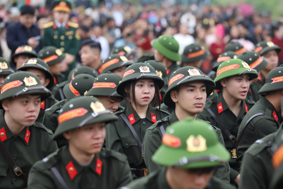 Thanh niên Sơn La hồ hởi lên đường nhập ngũ