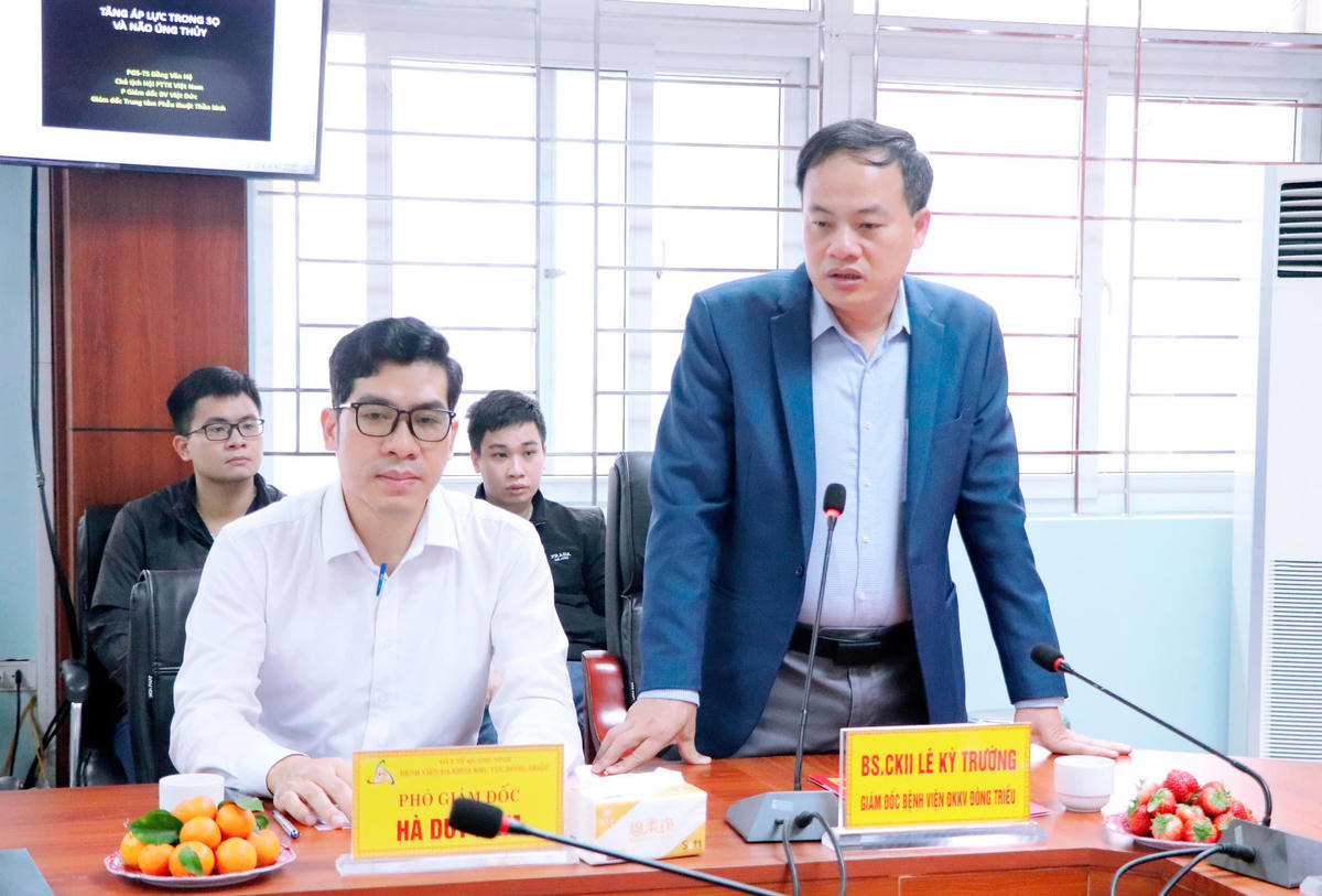 Bác sĩ CKII Lê Kỳ Trường, Giám đốc Bệnh viện Đa khoa khu vực Đông Triều khẳng định, đơn vị luôn&nbsp;xác định việc cập nhật kiến thức, nâng cao năng lực chuyên môn trong cấp cứu và điều trị các bệnh lý thần kinh có ý nghĩa rất quan trọng, cấp thiết. 