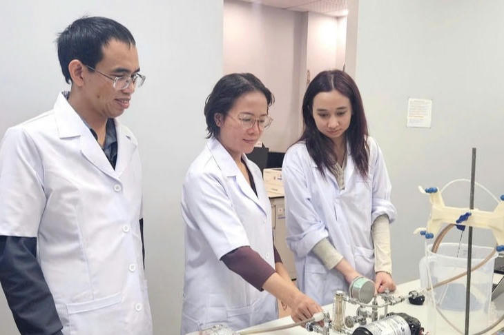 Nữ giáo sư với những dòng nước sạch