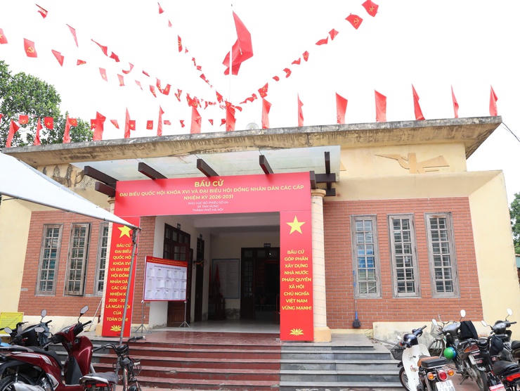 Nhằm tạo điều kiện thuận lợi nhất cho cử tri tham gia bầu cử, xã Tam Hưng đã bố trí các điểm bỏ phiếu tại các nhà văn hóa thôn và một số địa điểm phù hợp trên địa bàn. Ảnh: TL