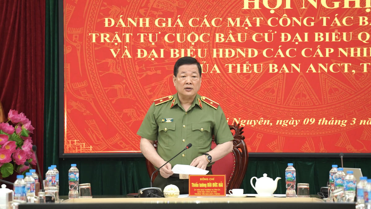 Thiếu tướng Bùi Đức Hải - Ủy viên Ban Thường vụ Tỉnh ủy, Giám đốc Công an tỉnh Thái Nguyên phát biểu tại hội nghị. Ảnh: Công an Thái Nguyên.