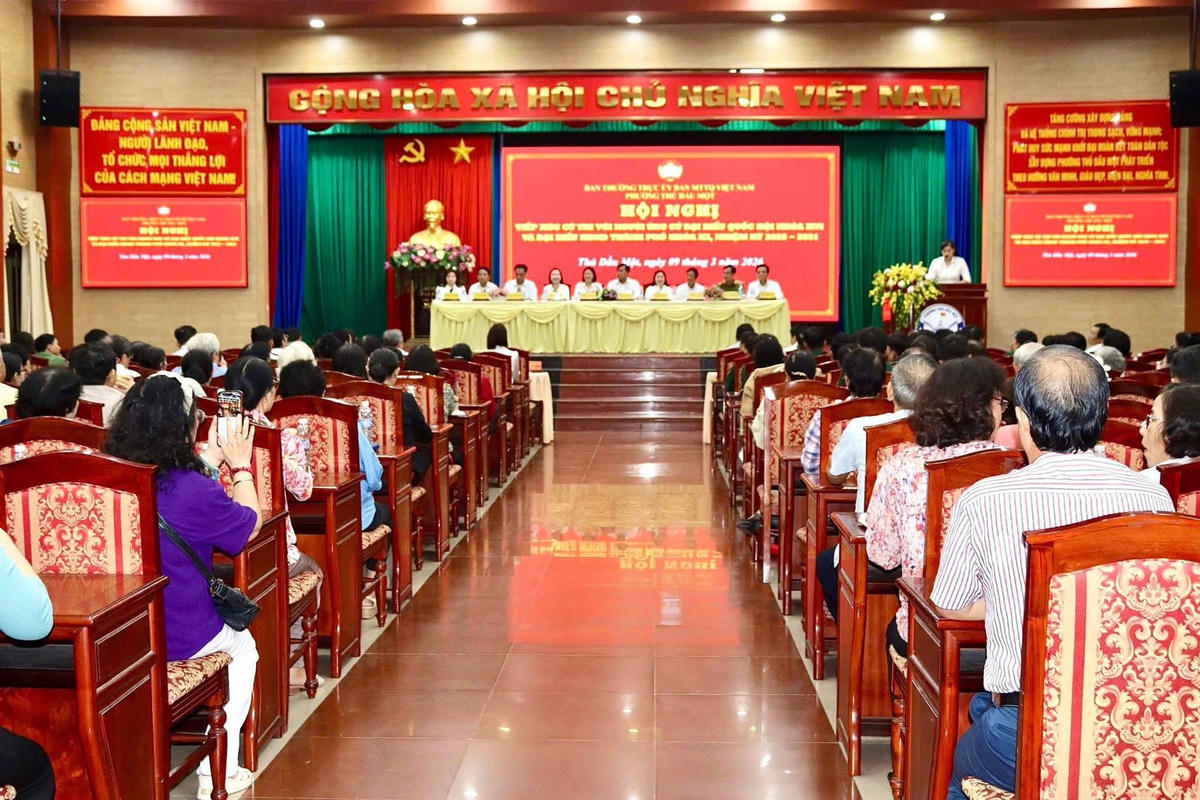 Quang cảnh hội nghị tiếp xúc cử tri. Ảnh: H.V.