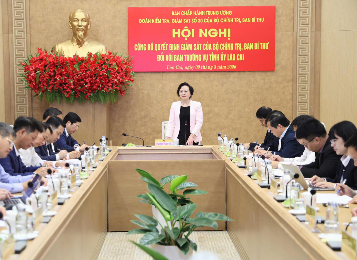 Phó Thủ tướng Phạm Thị Thanh Trà nhấn mạnh công tác kiểm tra, giám sát của Đảng nói chung và của Bộ Chính trị, Ban Bí thư đối với Ban Thường vụ Tỉnh ủy là nhiệm vụ chính trị đặc biệt quan trọng. Ảnh: VGP/Thu Giang.