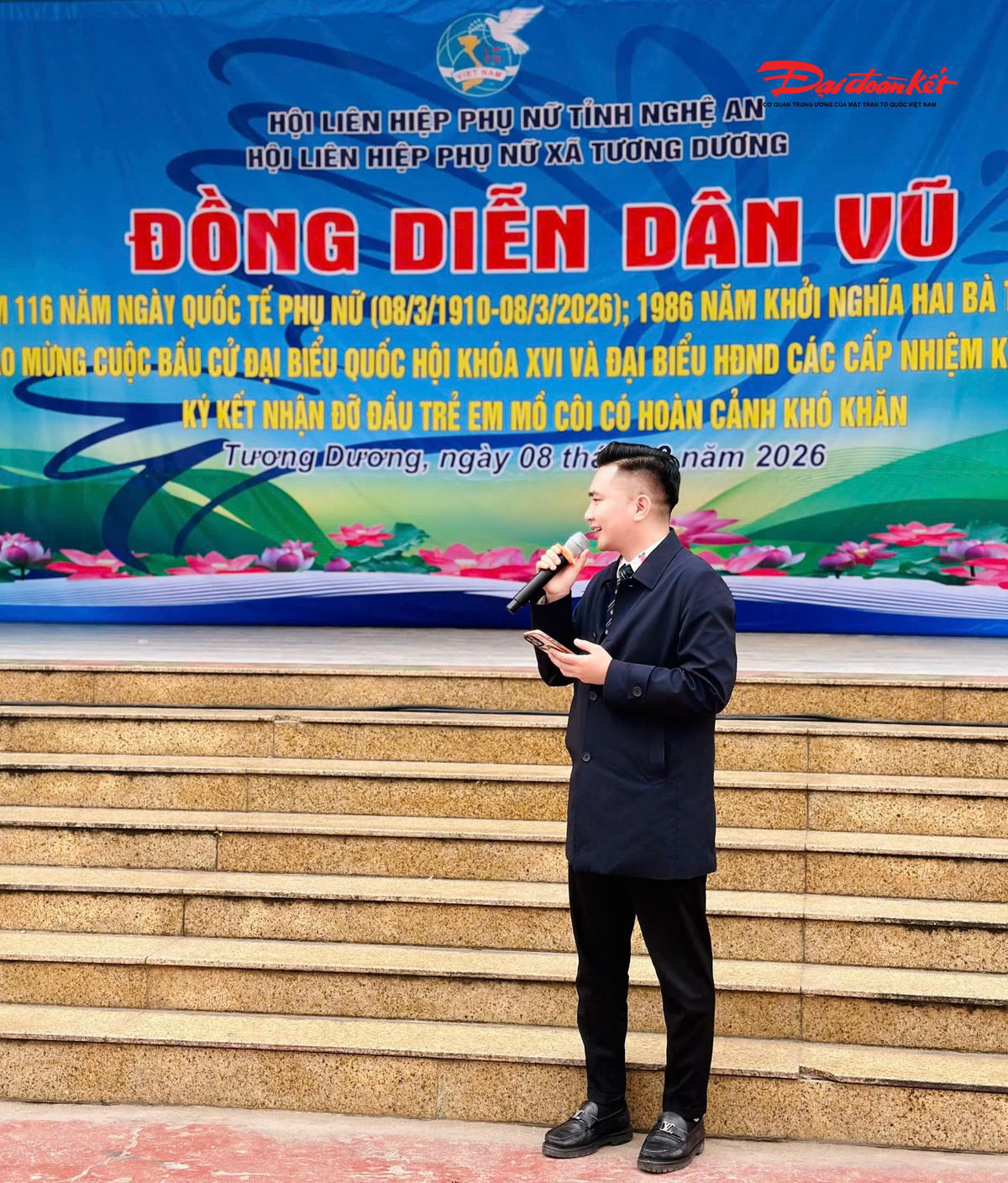 Phát biểu tại chương trình, ông Hoàng Nguyễn Trọng Dũng - Chủ tịch HĐQT kiêm Tổng Giám đốc Hoàng Gia Phát Group cho biết, hoạt động lần này nằm trong triết lý phát triển cộng đồng của doanh nghiệp với thông điệp “Phù Sa – Rẻo Cao – Hạt Cải Niềm Tin”. Đồng thời, nhấn mạnh&nbsp;trong thời gian tới, đơn vị sẽ tiếp tục đồng hành cùng địa phương trong các hoạt động an sinh xã hội, hướng đến xây dựng những mô hình sinh kế bền vững, tạo sân chơi cho trẻ em vùng cao, triển khai các chương trình phục hồi rừng và phát triển cộng đồng. Ảnh: MD