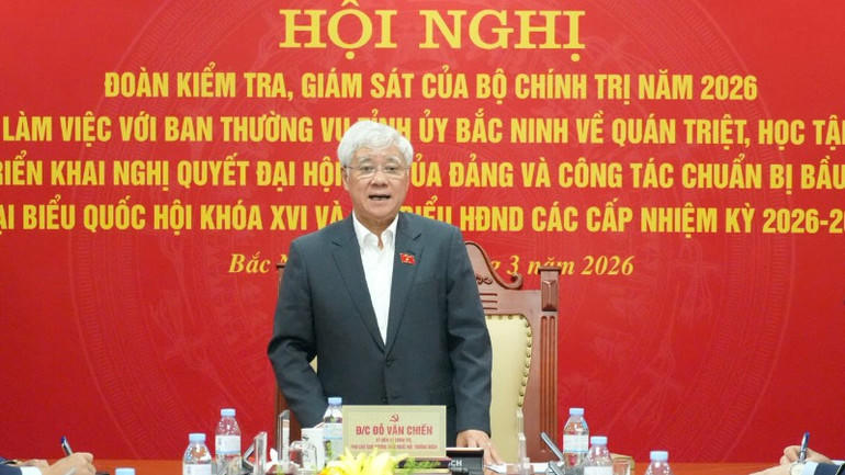 Đồng chí Đỗ Văn Chiến, Phó Chủ tịch Thường trực Quốc hội phát biểu kết luận hội nghị.