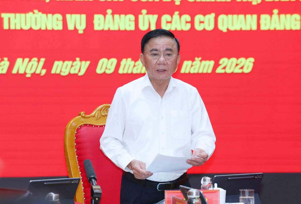 Ông Trần Cẩm Tú, Ủy viên Bộ Chính trị, Thường trực Ban Bí thư, Bí thư Đảng ủy các cơ quan Đảng Trung ương phát biểu tại hội nghị. (Ảnh: Phương Hoa/TTXVN).