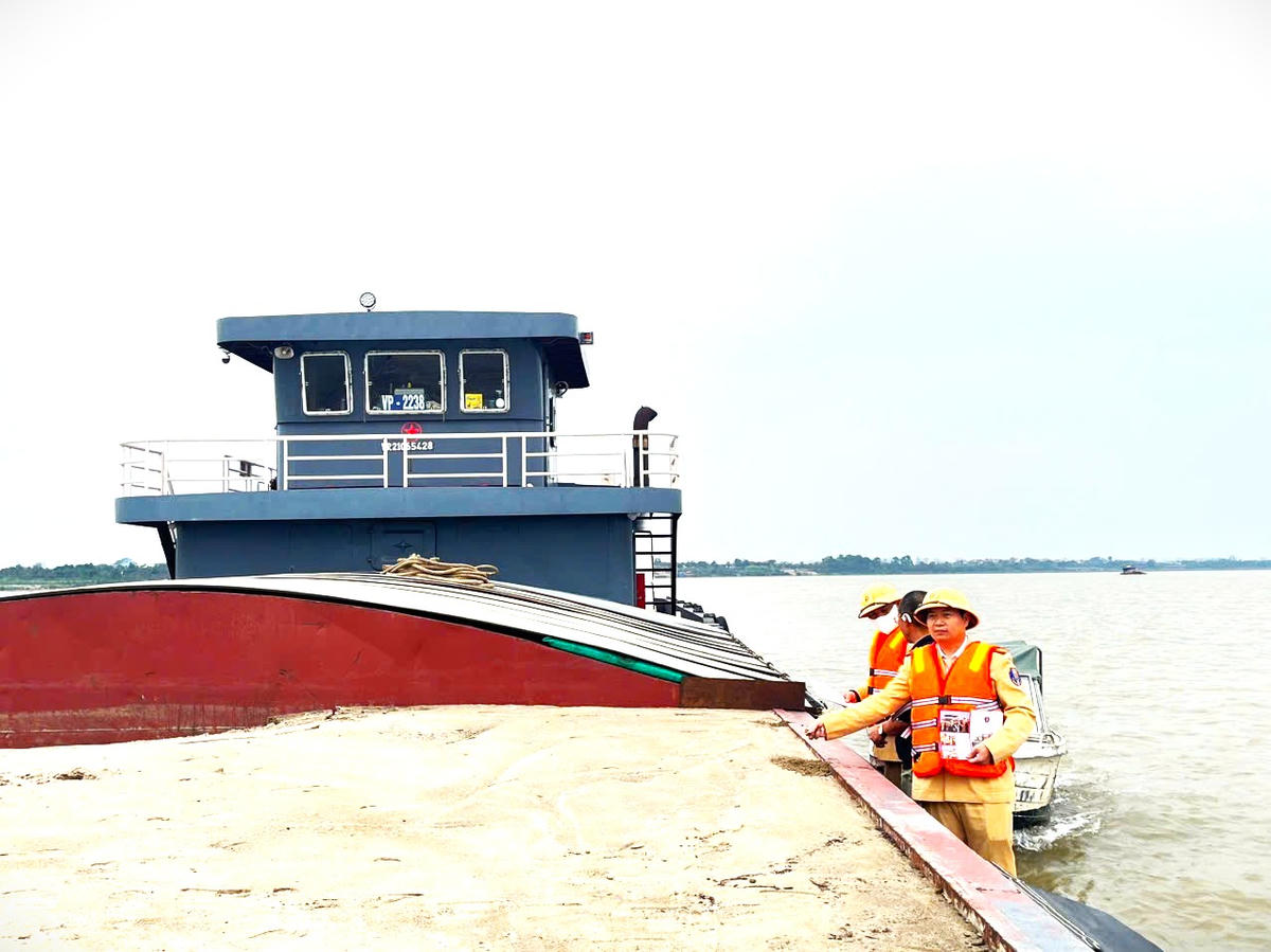Hà Nội: Xử lý vi phạm an toàn giao thông đường thủy