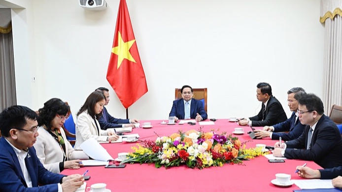 Thủ tướng điện đàm với Tổng thống Các Tiểu vương quốc Arab thống nhất