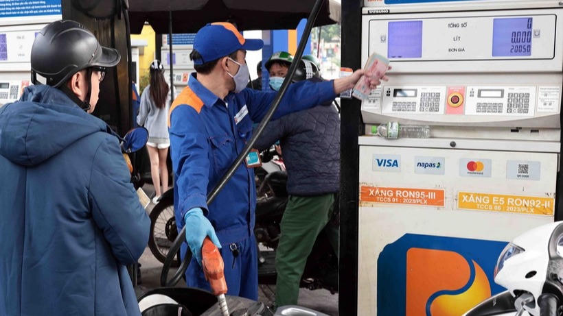 Chủ tịch UBND thành phố Hà Nội yêu cầu xử lý nghiêm hành vi găm hàng xăng dầu