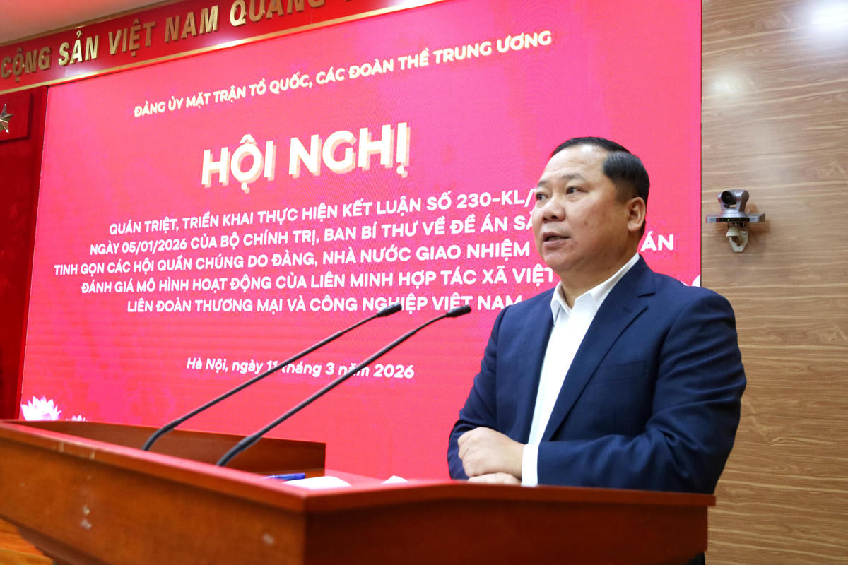 Phó Bí thư Đảng ủy MTTQ, các đoàn thể Trung ương Nguyễn Phi Long phát biểu tại Hội nghị.