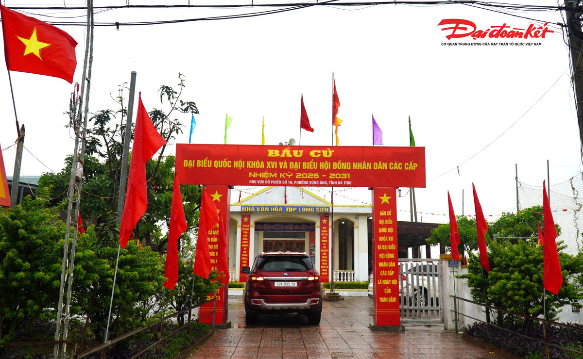 Từ các tuyến đường đến từng nhà văn hóa tổ dân phố, công tác chuẩn bị đang được các lực lượng khẩn trương hoàn thiện, sẵn sàng cho ngày hội non sông của toàn dân. 