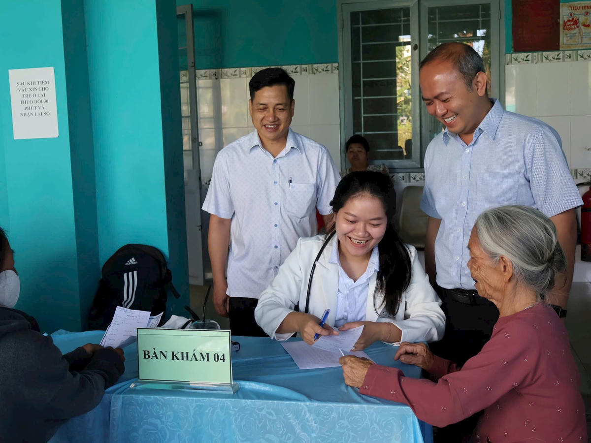 Khám bệnh cho người dân khó khăn ở TP. HCM.&nbsp;