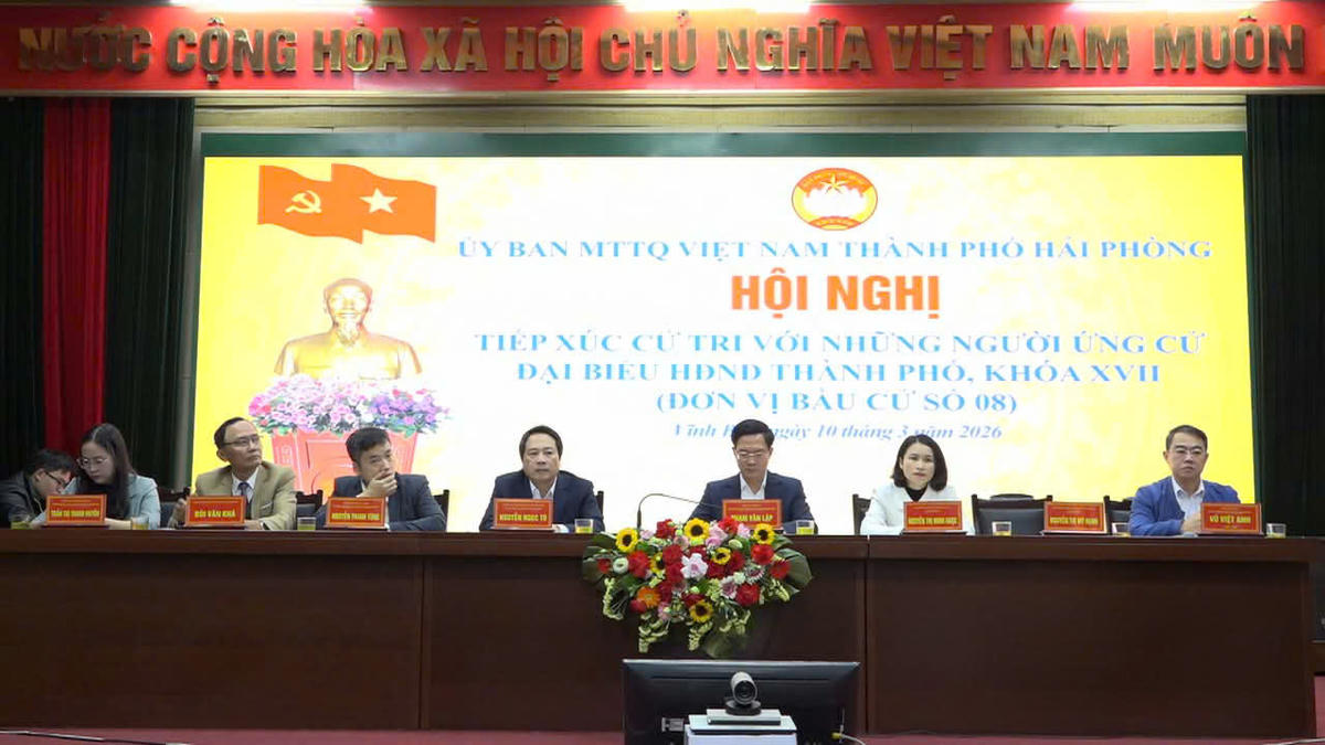 Ông Phạm Văn Lập tiếp xúc cử tri tại đơn vị bầu cử số 8, TP Hải Phòng. Ảnh: PT.