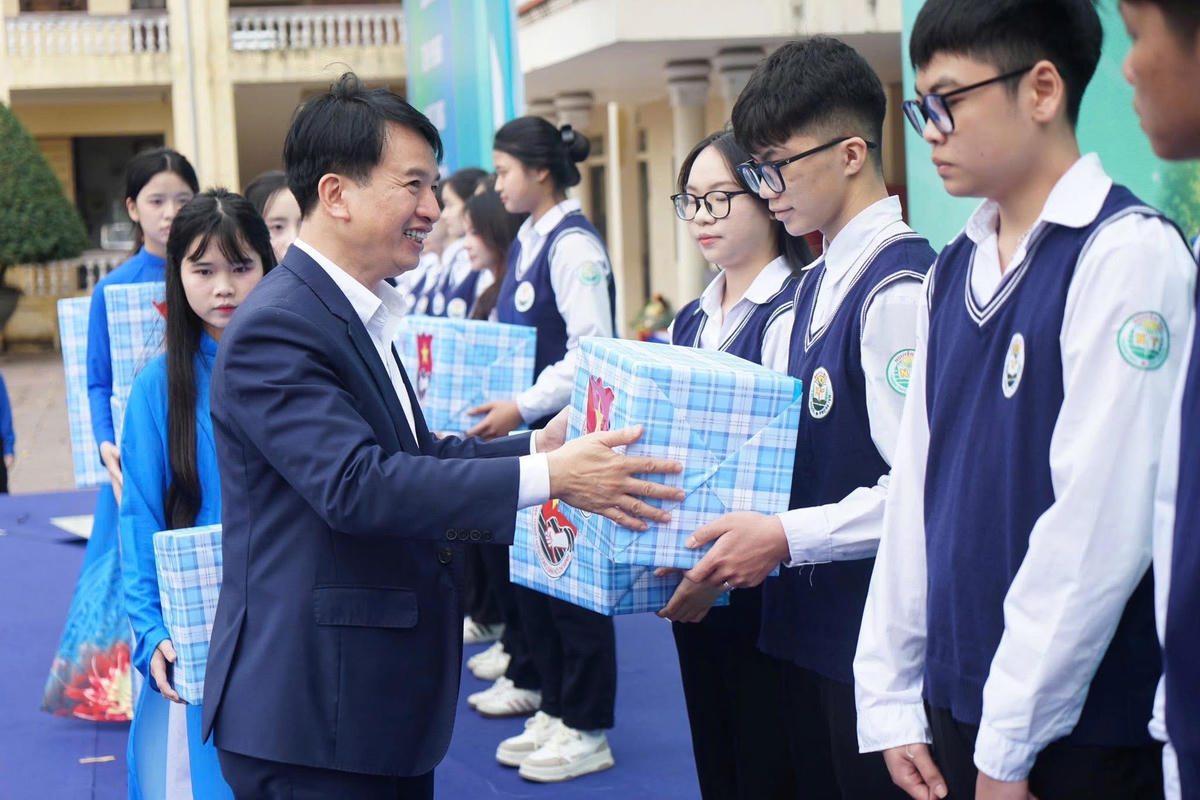 Ông Nguyễn Đức Tuấn cam kết tiếp tục đổi mới mạnh mẽ nội dung và phương thức hoạt động của hệ thống Mặt trận và các đoàn thể chính trị – xã hội. Ảnh: PT.&nbsp;