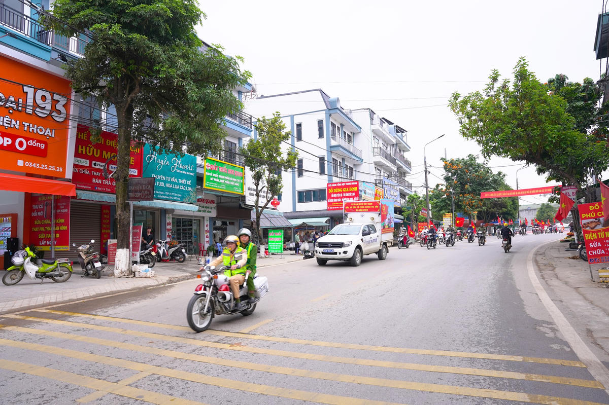 Thông qua hình thức tuyên truyền trực quan sinh động, cấp ủy, chính quyền xã Tân Uyên mong muốn mỗi cử tri phát huy tinh thần trách nhiệm, tích cực tham gia ngày hội của toàn dân, lựa chọn những đại biểu tiêu biểu, đủ đức, đủ tài đại diện cho ý chí, nguyện vọng của Nhân dân.