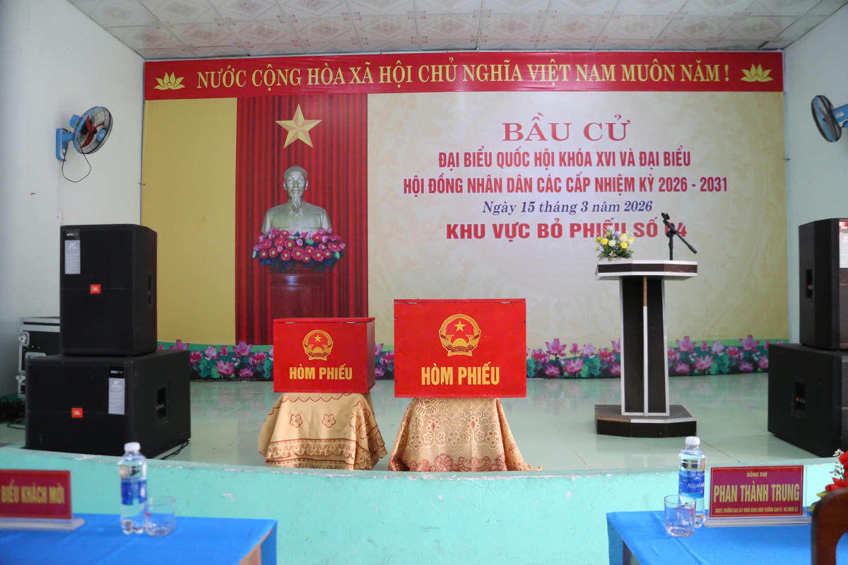 Mọi công tác chuẩn bị cho cử tri đi bỏ phiếu tại đảo Tam Hải đã sẵn sàng. Ảnh: Chí Đại.