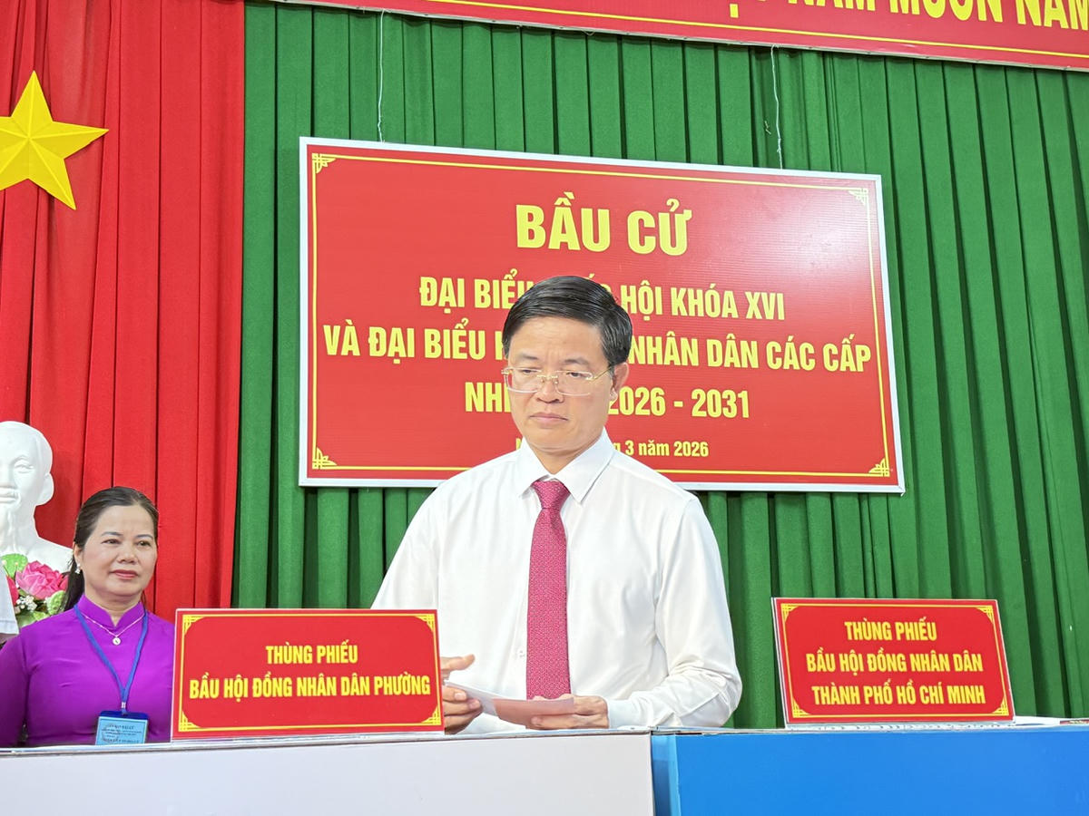 Cử tri phường Vũng Tàu nô nức đi bỏ phiếu 