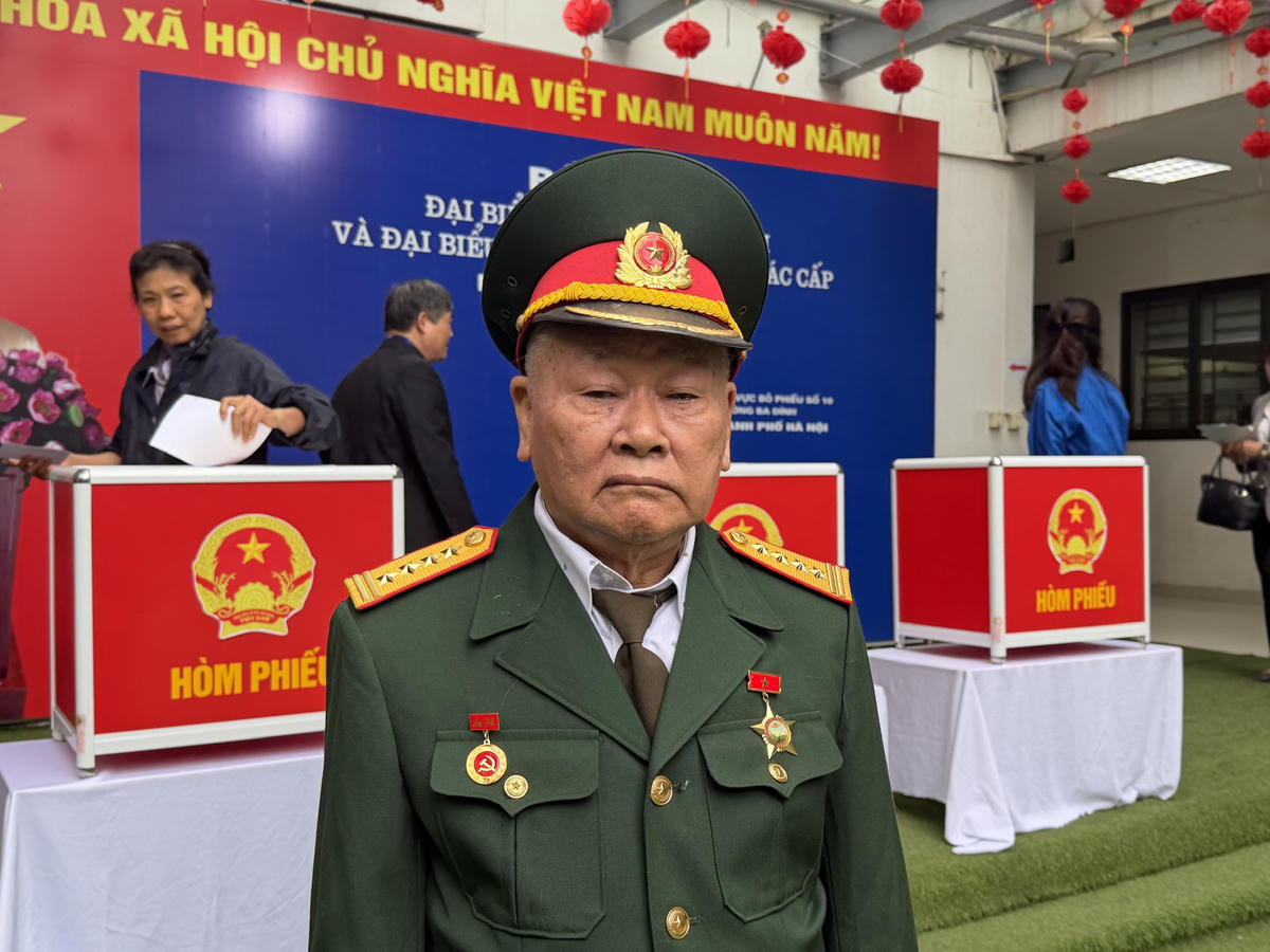 Đại tá Lâm Đức Hạp (97 tuổi), nguyên giảng viên Học viện Quốc phòng