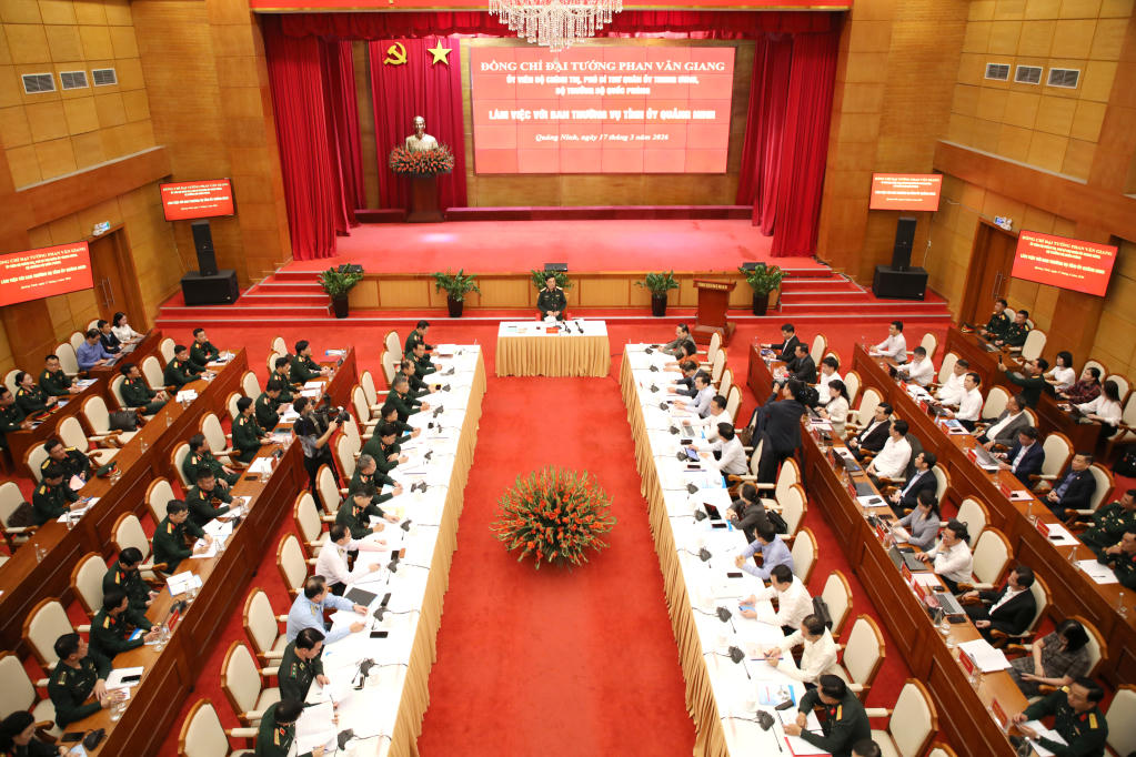 Quang cảnh buổi làm việc.