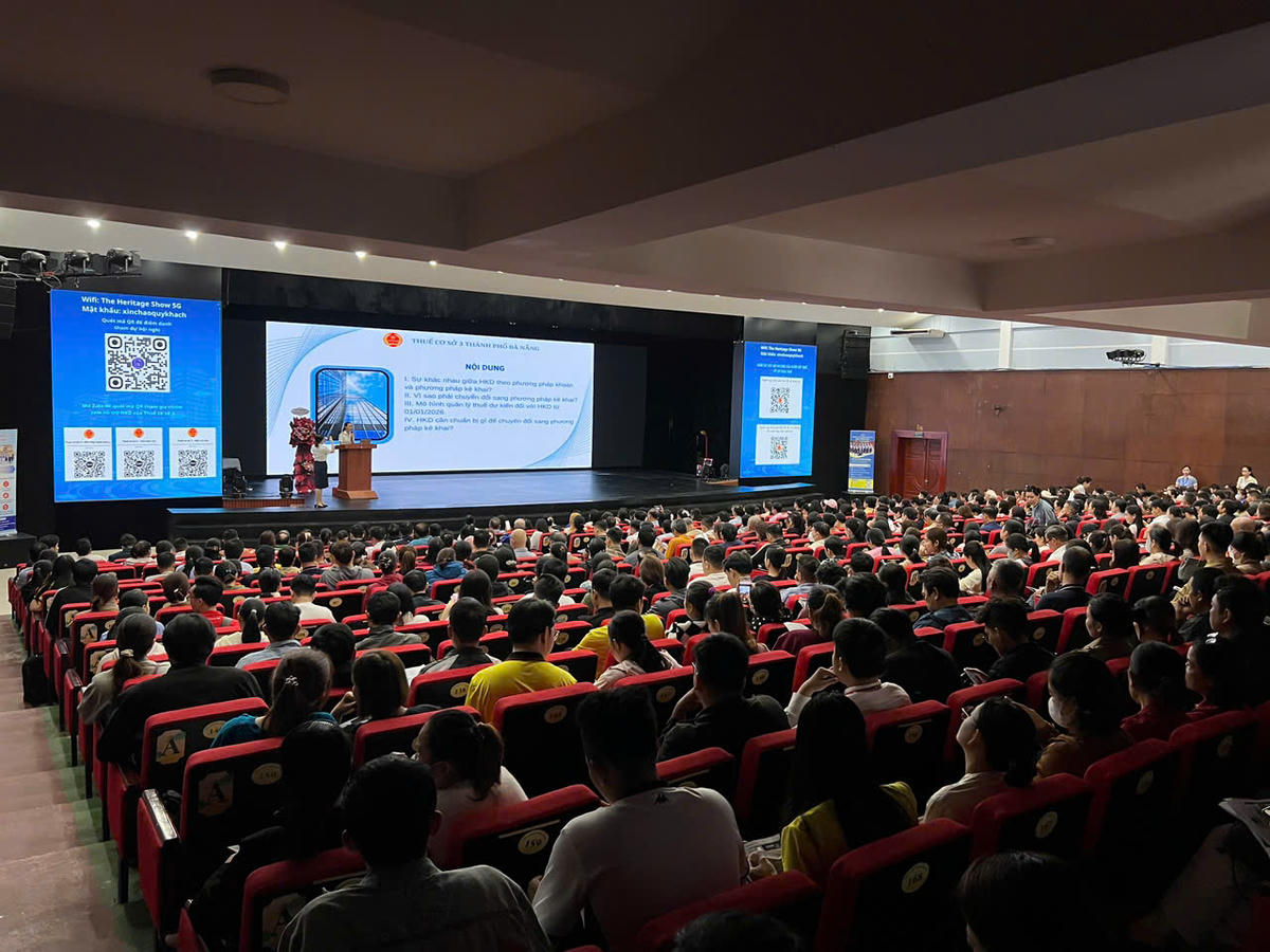 Các đơn vị trực thuộc Thuế TP Đà Nẵng thường xuyên tập huấn nâng cao nhận thức chấp hành pháp luật về thuế cho tổ chức, cá nhân. Ảnh: Nguyễn Tú.