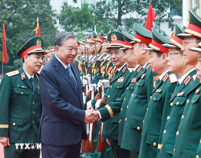 Tổng Bí thư Tô Lâm đến thăm và làm việc với Học viện Kỹ thuật quân sự. (Ảnh: Thống Nhất/TTXVN).