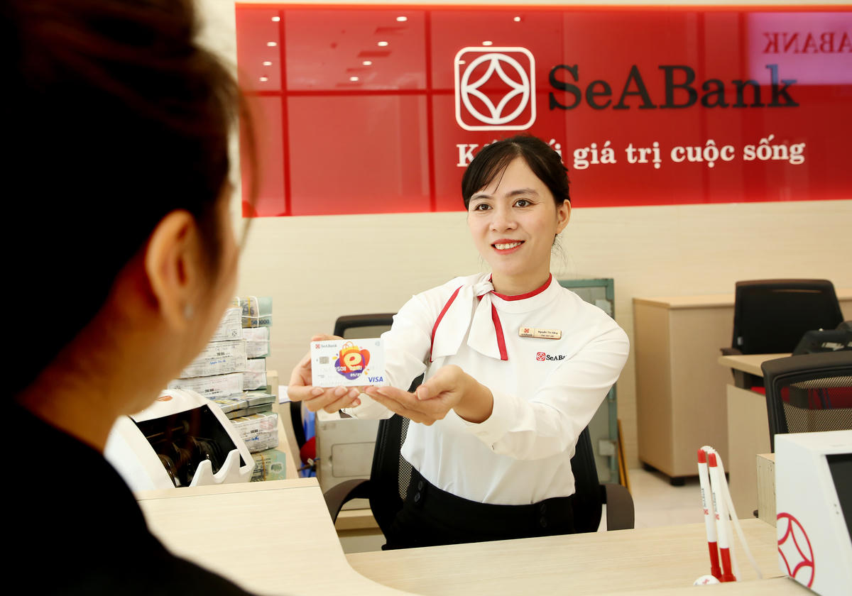 Ngân hàng đẩy mạnh kích cầu tiêu dùng dịp Tết Bính Ngọ 2026 bằng ưu đãi thẻ tín dụng