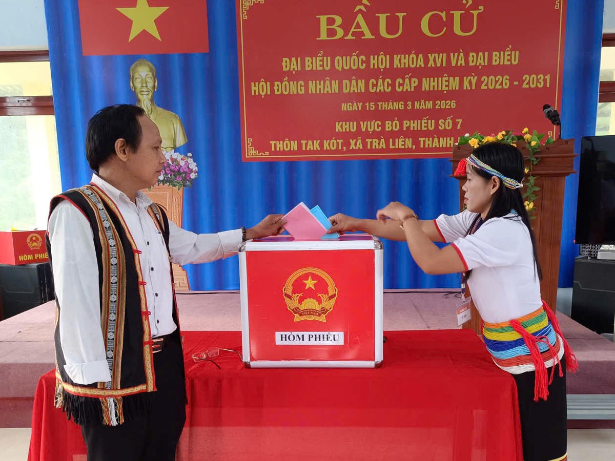 Cử tri xã Trà Liên, TP Đà Nẵng bỏ phiếu vào ngày 15/3. Ảnh: Chí Đại.