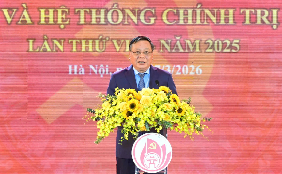 Phó Bí thư Thành uỷ Hà Nội Nguyễn Văn Phong phát biểu tại Lễ trao giải