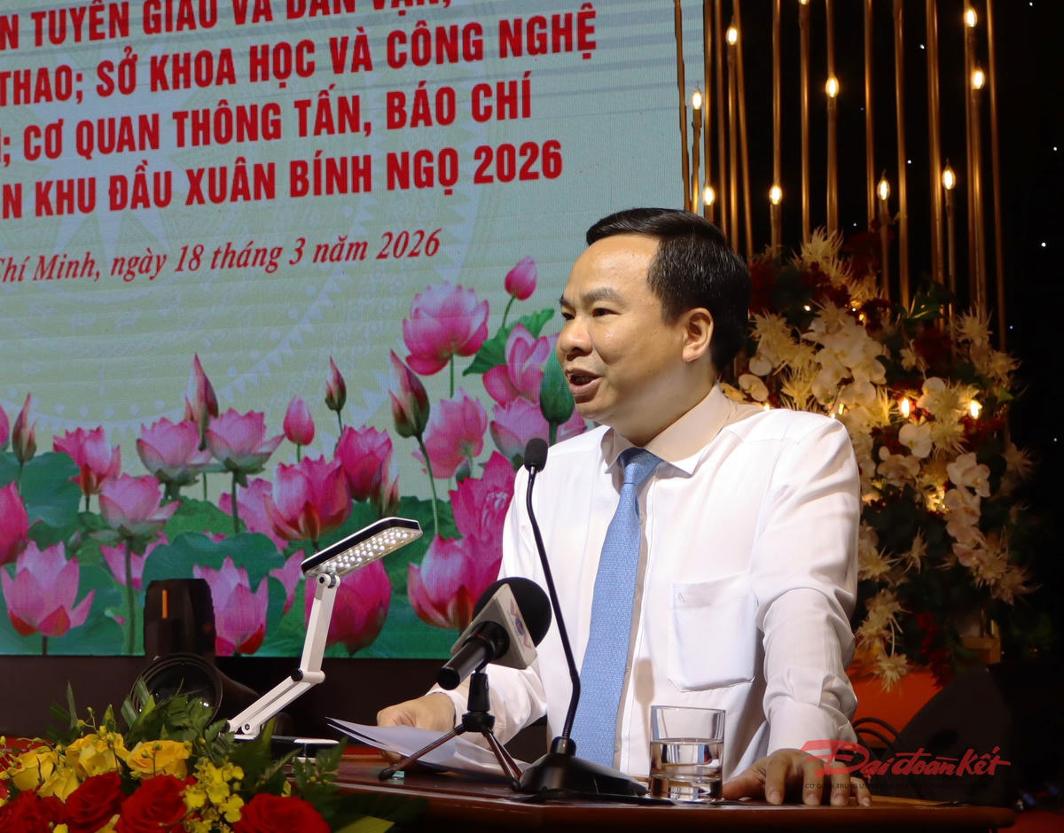 Ông Nguyễn Ngọc Năm, Giám đốc Cơ quan thường trú Đài Tiếng nói Việt Nam tại TP Hồ Chí Minh phát biểu tại buổi gặp mặt. Ảnh: Hồng Phúc.