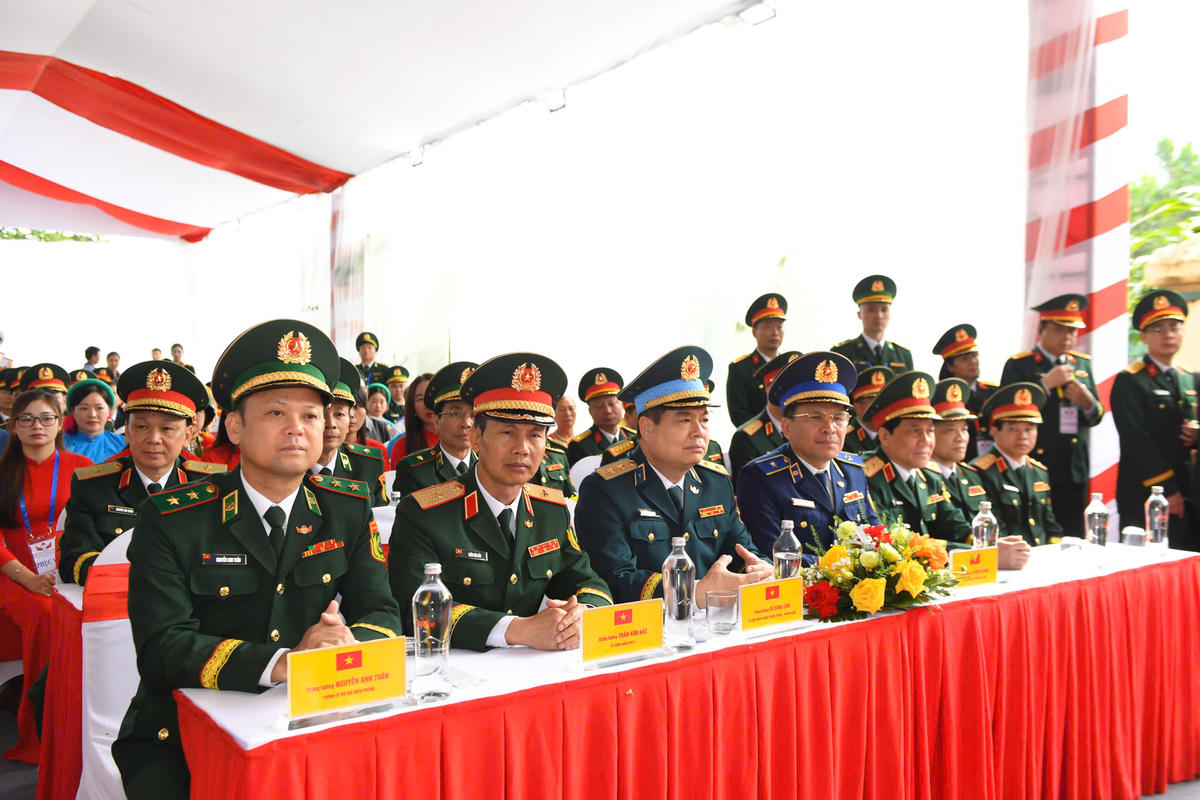 Các đại biểu dự lễ khởi công&nbsp;Trạm Y tế hữu nghị xã Hải Sơn, tỉnh Quảng Ninh. Ảnh: Mỹ Hạnh