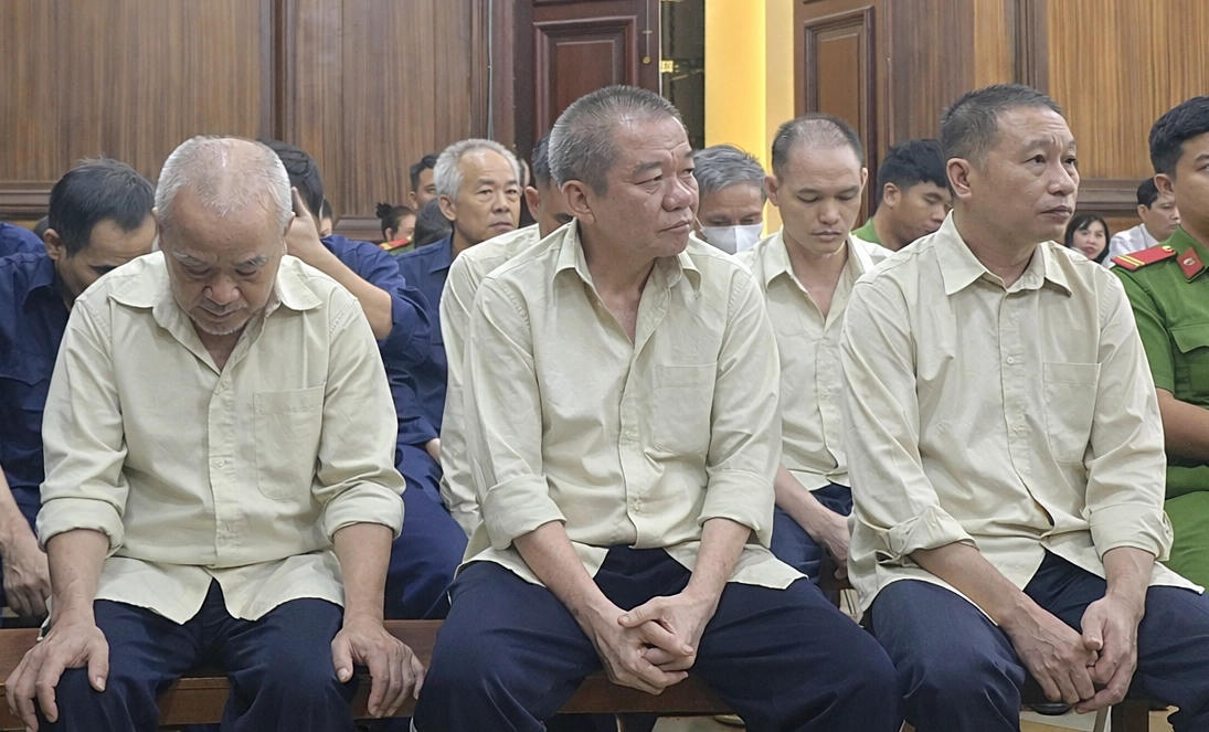 VKS đề nghị 30 năm tù cho cựu giám đốc Trung tâm kỹ năng thực hành cơ giới cấp chứng chỉ khống