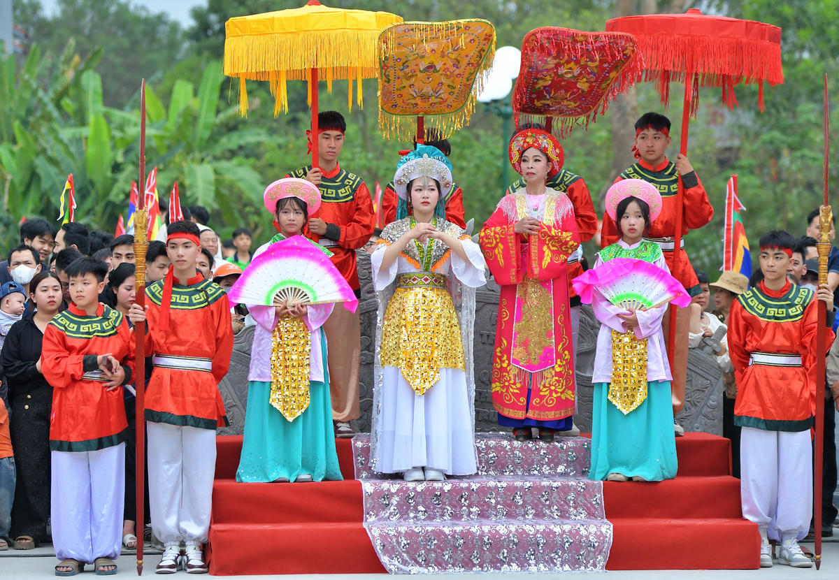 Vai nữ tướng Lê Thị Hoa và hai chàng rể thường phải là những người có học thức, chăm ngoan, ngoại hình ưa nhìn, chưa lập gia đình; gia đình phải gương mẫu, có uy tín với làng xóm và được mọi người yêu mến.