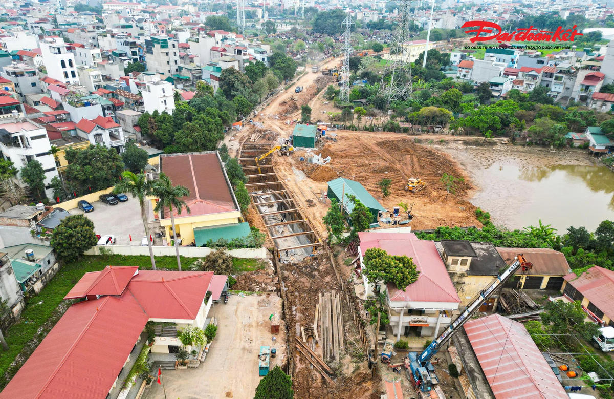 Dự án cải tạo kênh Thụy Phương với tổng vốn hơn 920 tỷ đồng đang được triển khai khẩn trương nhằm xử lý tình trạng ngập úng cho khoảng 350 ha khu vực phía Tây Bắc Hà Nội.