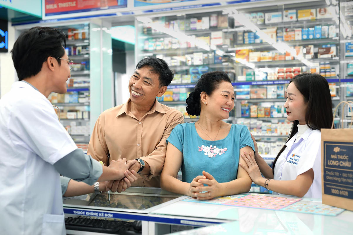 Đội ngũ y tế Long Châu vững chuyên môn, trở thành người bạn sức khỏe đáng tin cậy của hơn 33 triệu người Việt.