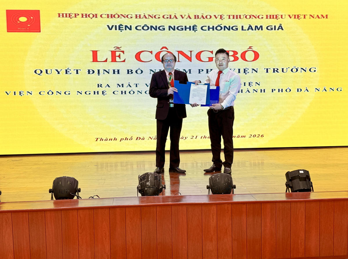 Ông Phạm Quốc Việt (47 tuổi) giữ chức vụ  Phó Viện trưởng Viện Công nghệ chống làm giả, kiêm Trưởng Văn phòng đại diện Viện Công nghệ chống làm giả tại TP Đà Nẵng. Ảnh: Nguyễn Tú.