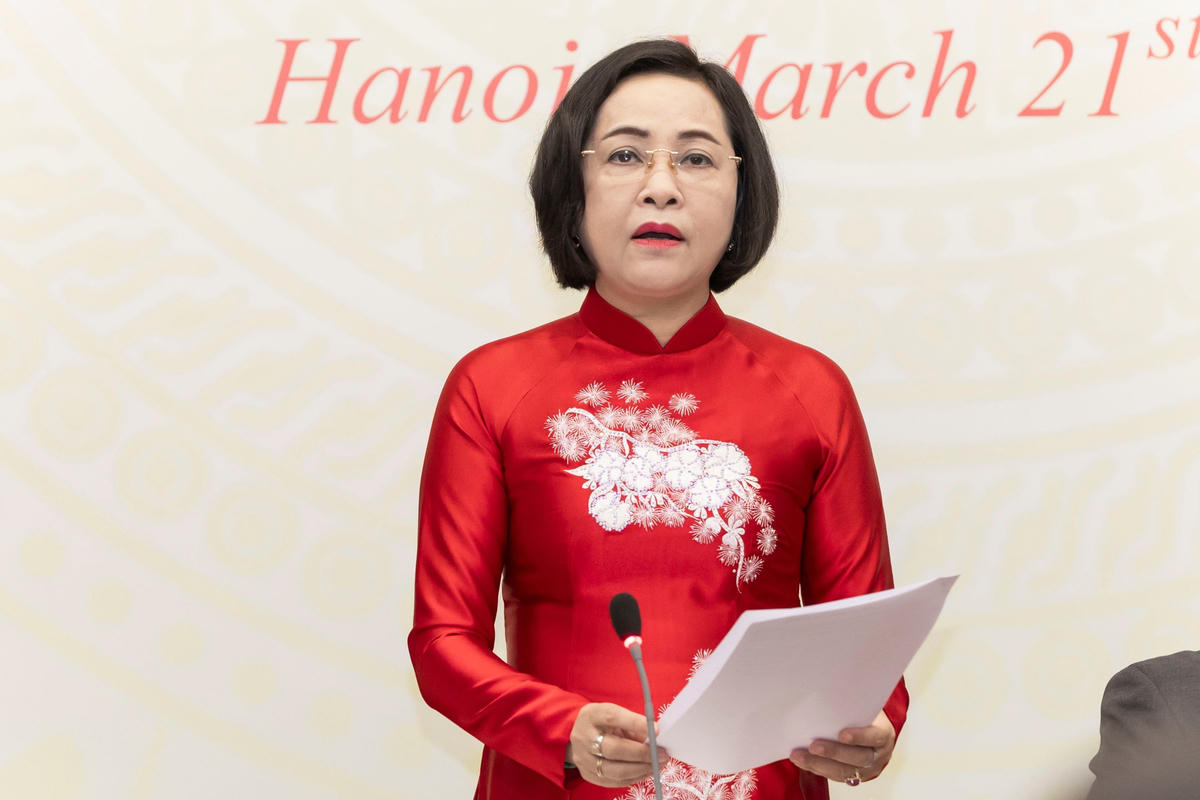 Phó Chủ tịch Quốc hội Nguyễn Thị Thanh phát biểu tại họp báo.