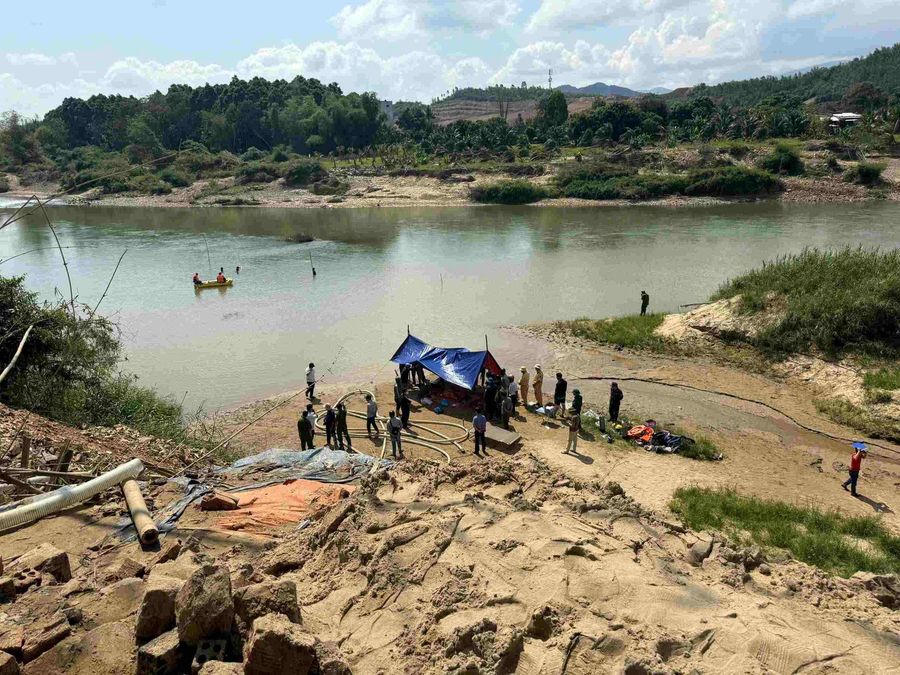 Một chiến sỹ Công an hy sinh khi truy bắt ‘cát tặc’