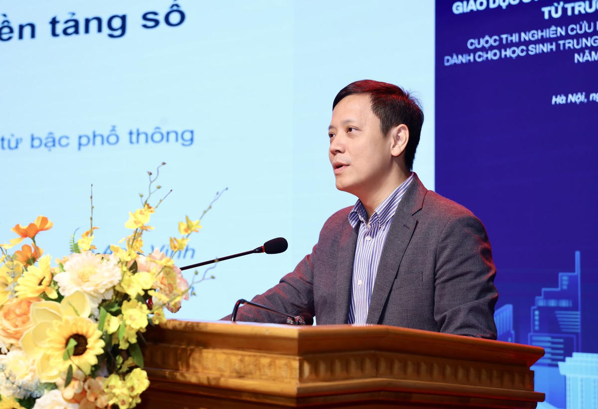 GS.TS Lê Anh Vinh- Viện trưởng Viện Khoa học Giáo dục chia sẻ tại hội thảo 