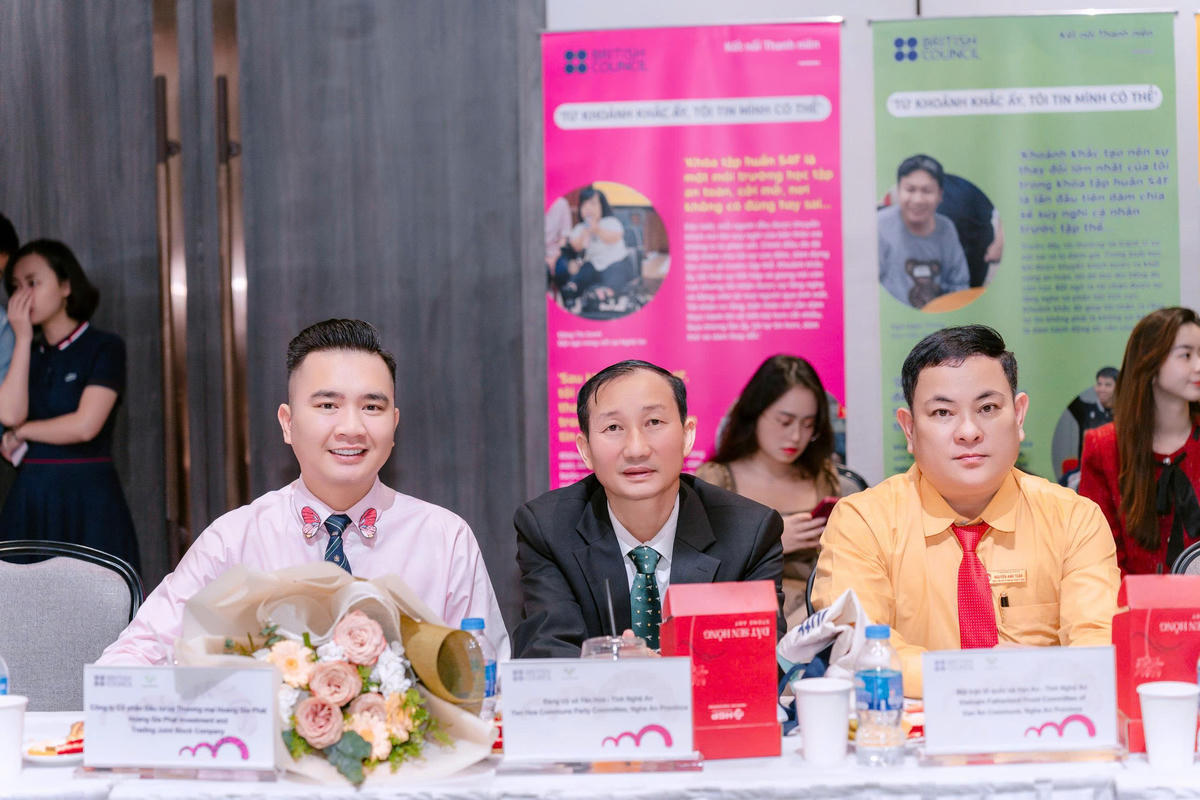 Đại diện lãnh đạo xã Vạn An, xã Yên Hoàng và Hoàng Gia Phát Group tham dự lễ tổng kết Dự án. Ảnh: MrD